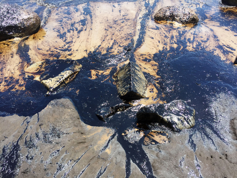 Illustration for article titled Santa Barbara Still Reeling From the Worst Oil Spill in Decades